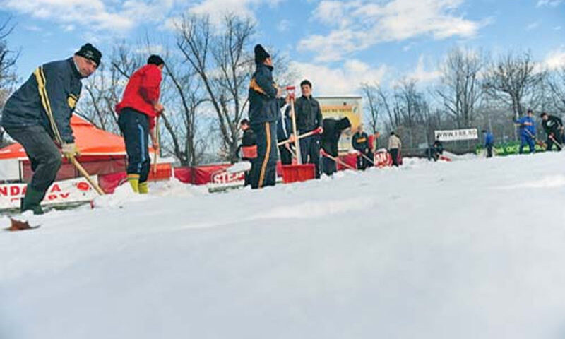Condiţiile meteo amână partida “stejarilor” cu Ucraina